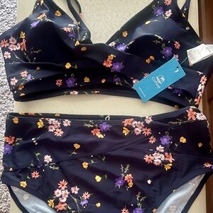 Cupshe Women’s Bathing Suit/Bikini Medium - New with Tags